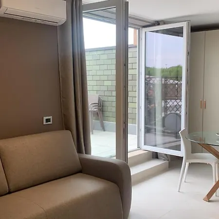 Ferienwohnung R39 Attic With Terrace And Private Parking Mailand Exterior foto